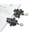Joyas de pendientes de flores acrílicos de color negro clásico personalizado